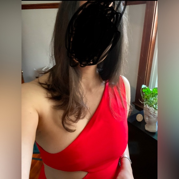 One shoulder red maxi Dress with thigh split and cutout - Picture 4 of 9